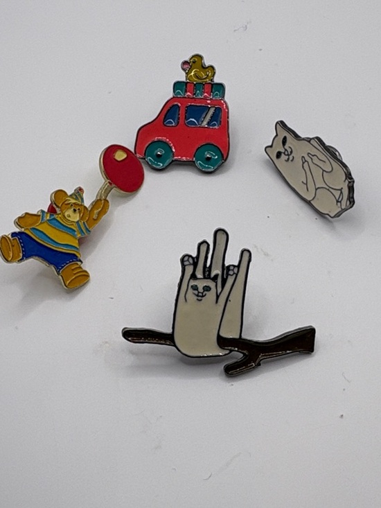 Build-A-Bear Other - Build-A-Bear Enamel Pin Set - Red, Yellow, Cream, Teal, Blue 4 pin bundle